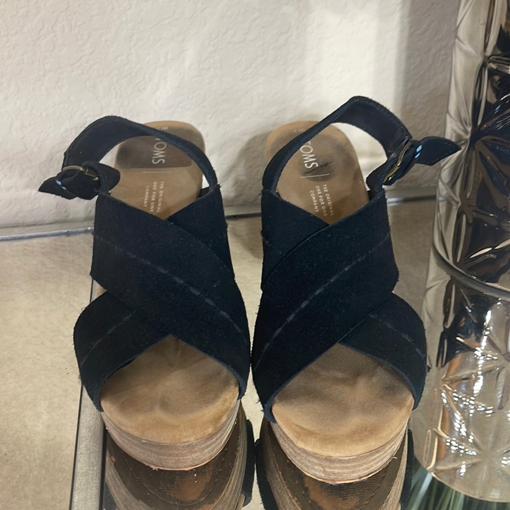 Toms Heels